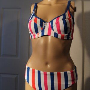 LYCRA LANDS END WOMEN RED WHITE & BLUE 2-PIECES SWIMWEAR